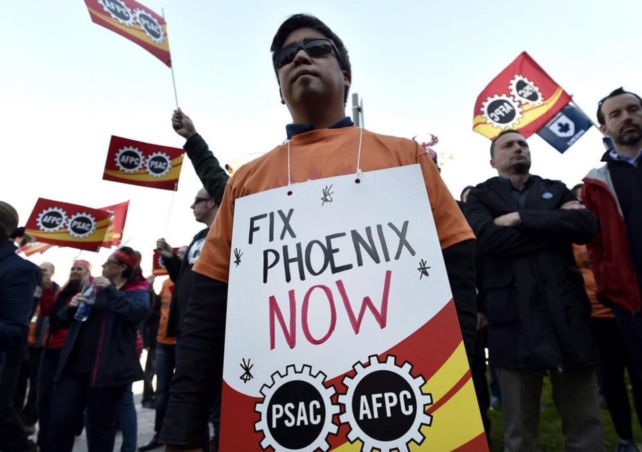 Public servants continue to struggle with Phoenix issues as